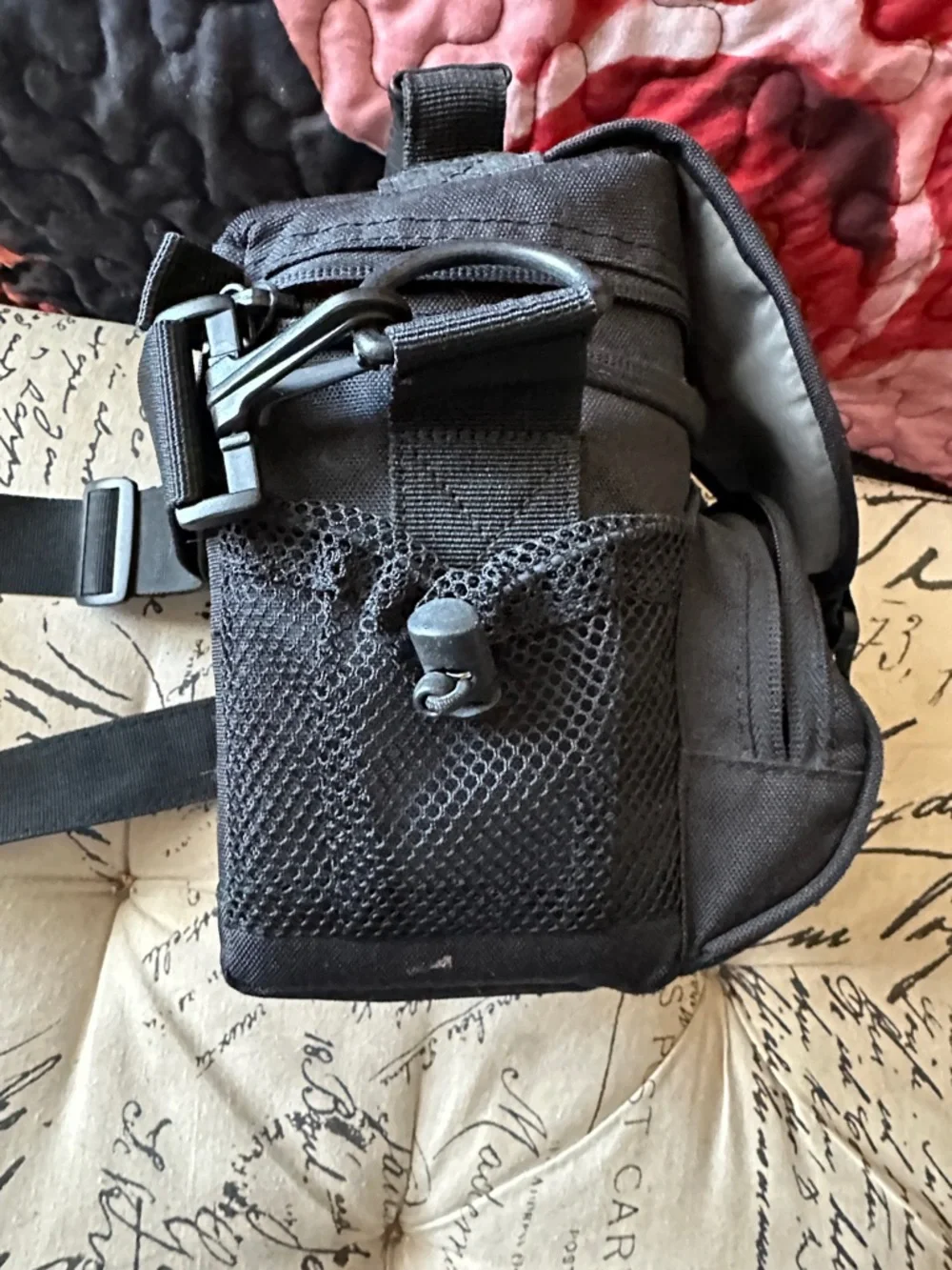 Lowepro Compact Camera Shoulder Bag - Black